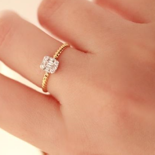 Diamond Twist Ring